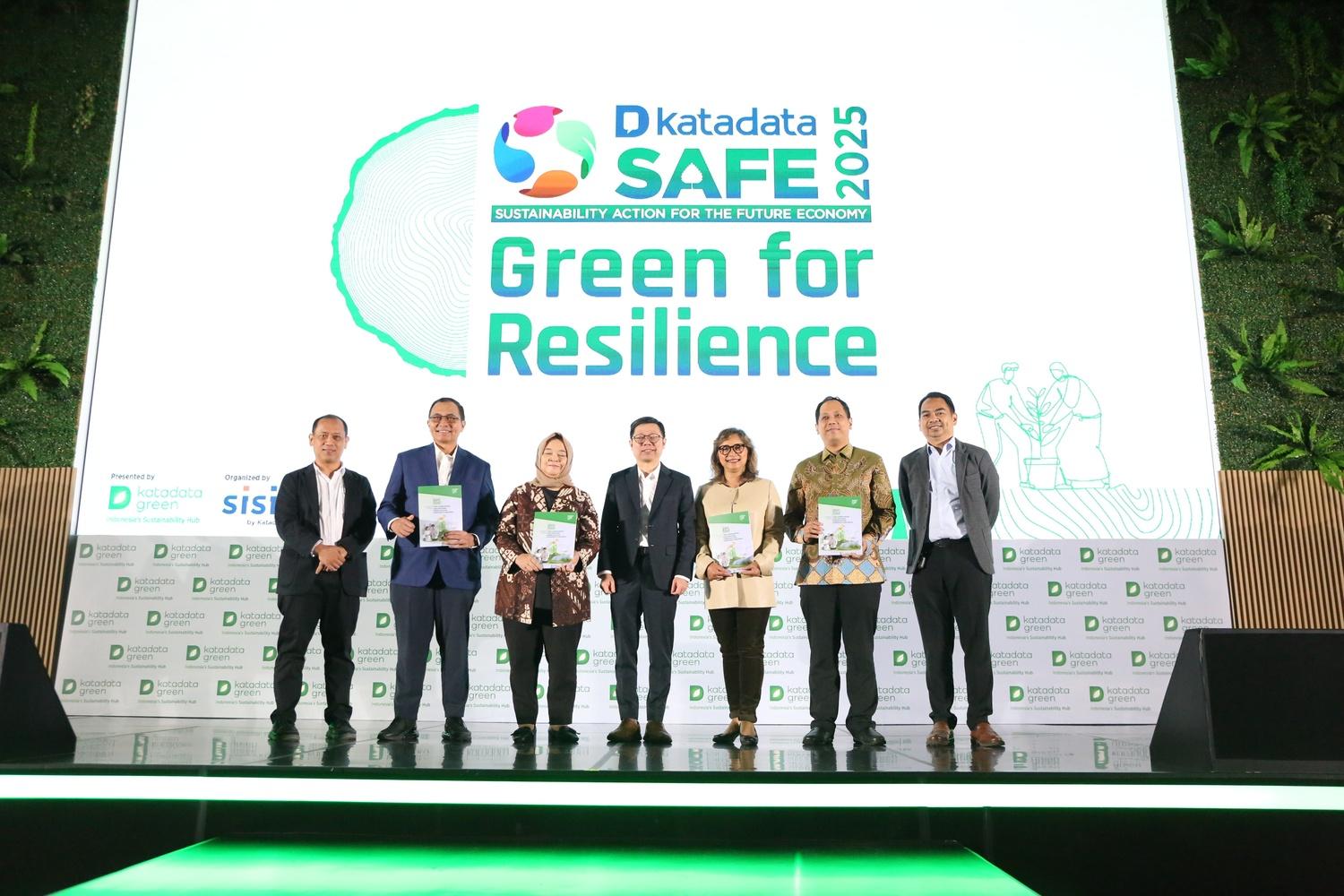 Promoting Sustainable Business Practices, Chandra Asri Group Wins Katadata ESG Awards 2025