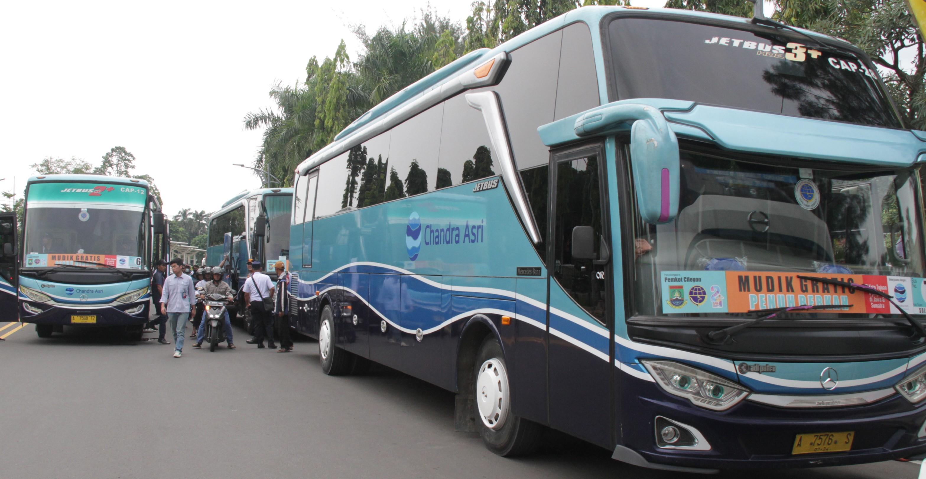 Chandra Asri Provides 3 Bus Fleets for Cilegon Homecoming Program