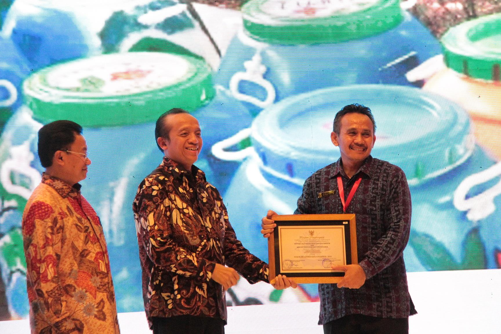 Sekolah Binaan Chandra Asri Raih Adiwiyata Nasional 2018