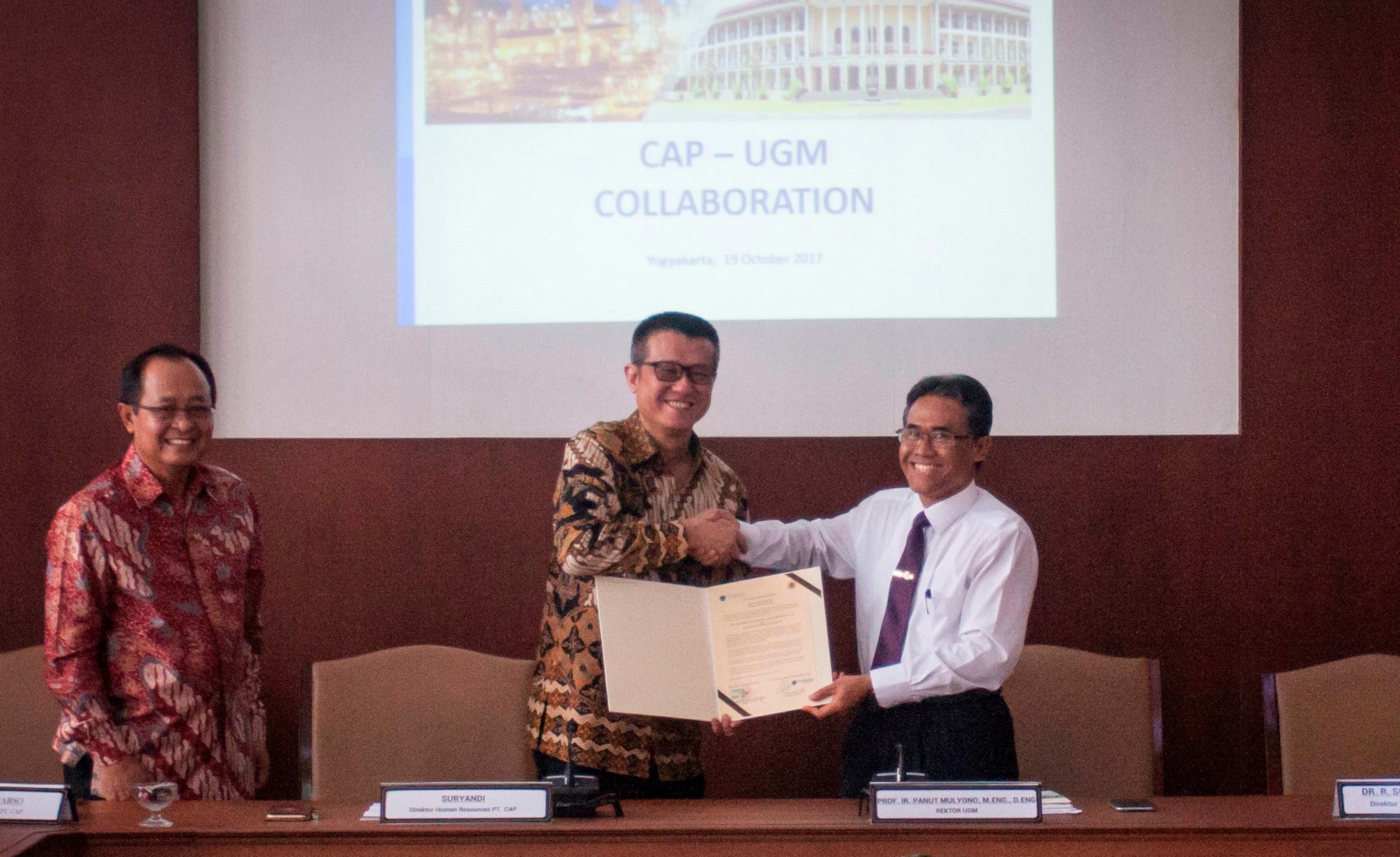 CAP Berikan Beasiswa Kepada UGM