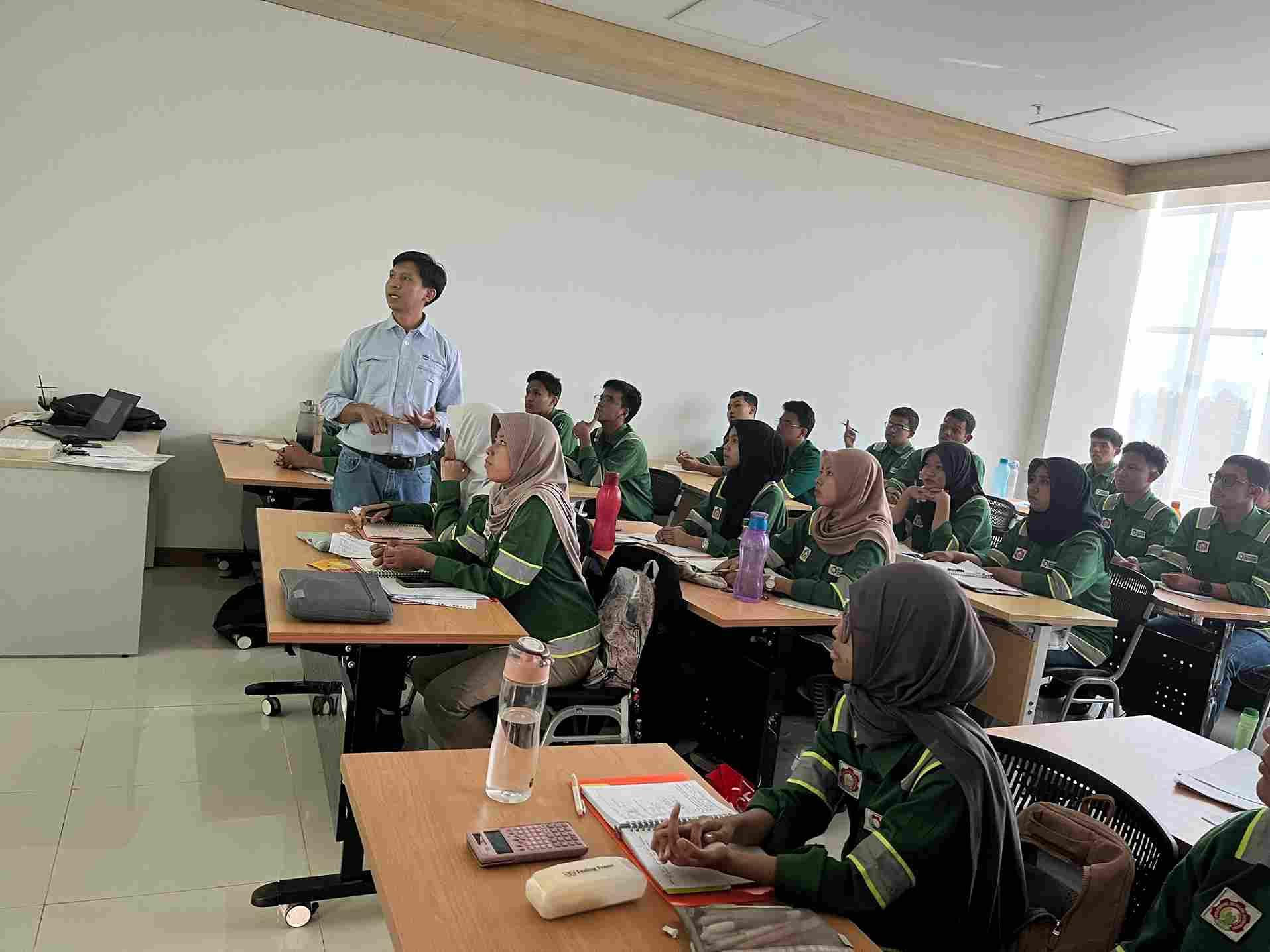 Chandra Asri Group Cetak SDM Unggul Melalui Pendidikan Vokasi Petrokimia