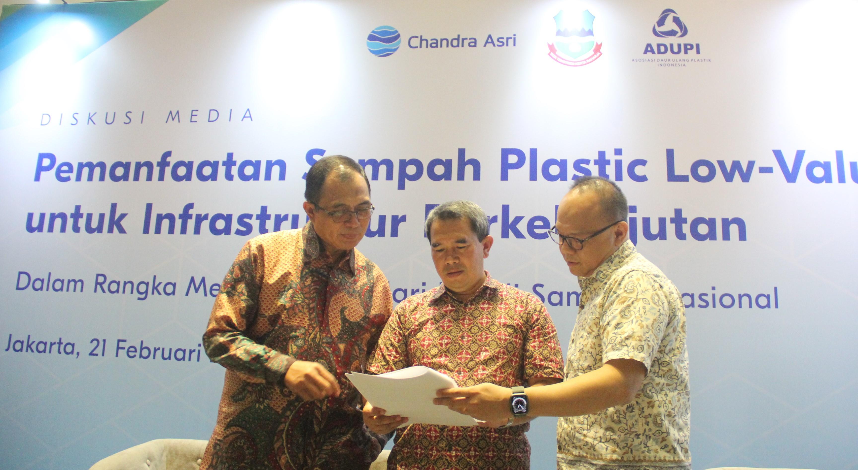 Chandra Asri Supports Sustainable Infrastructure Through Utilization of Low-Value Plastic Waste