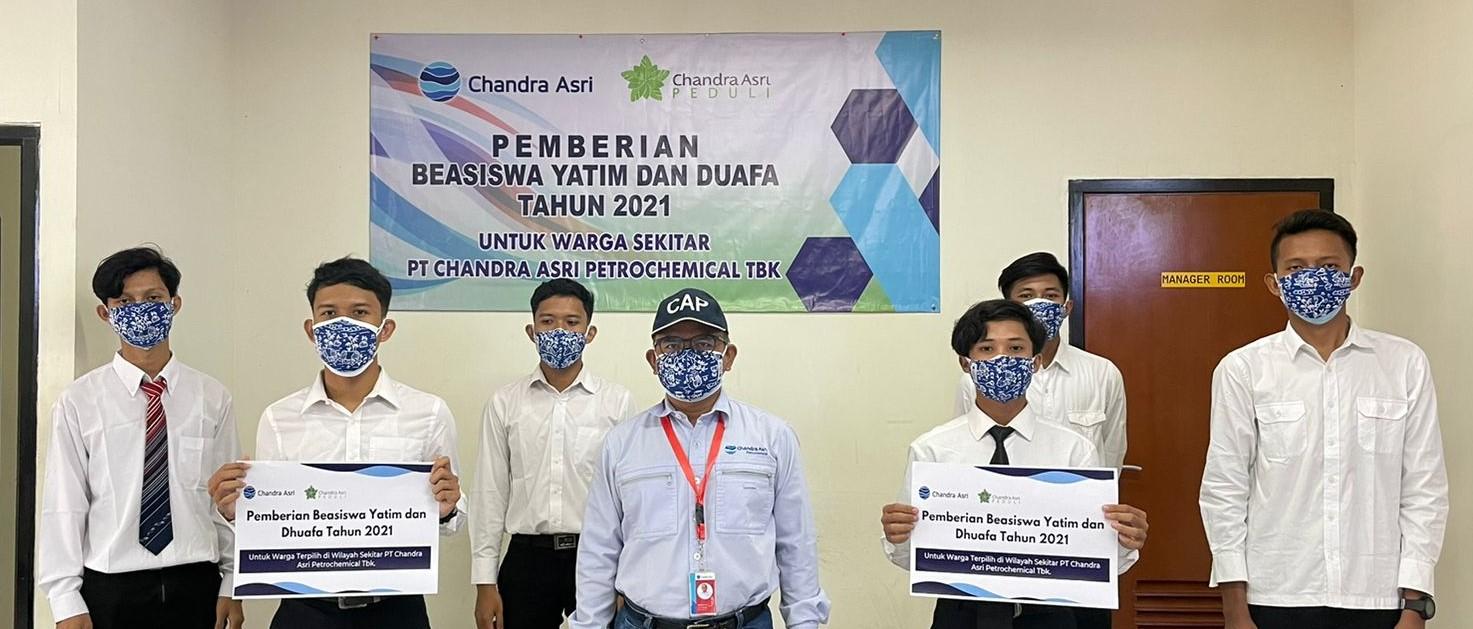 Chandra Asri Serahkan Beasiswa untuk 6 Pelajar Berprestasi